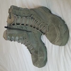 Danner Tanicus Side-Zip Sage Green Combat Boot